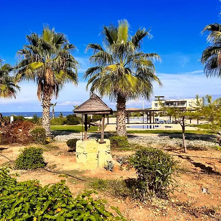 Seafront Surrounded By Nature In Tatlisu, Northern Cyprus Daire *